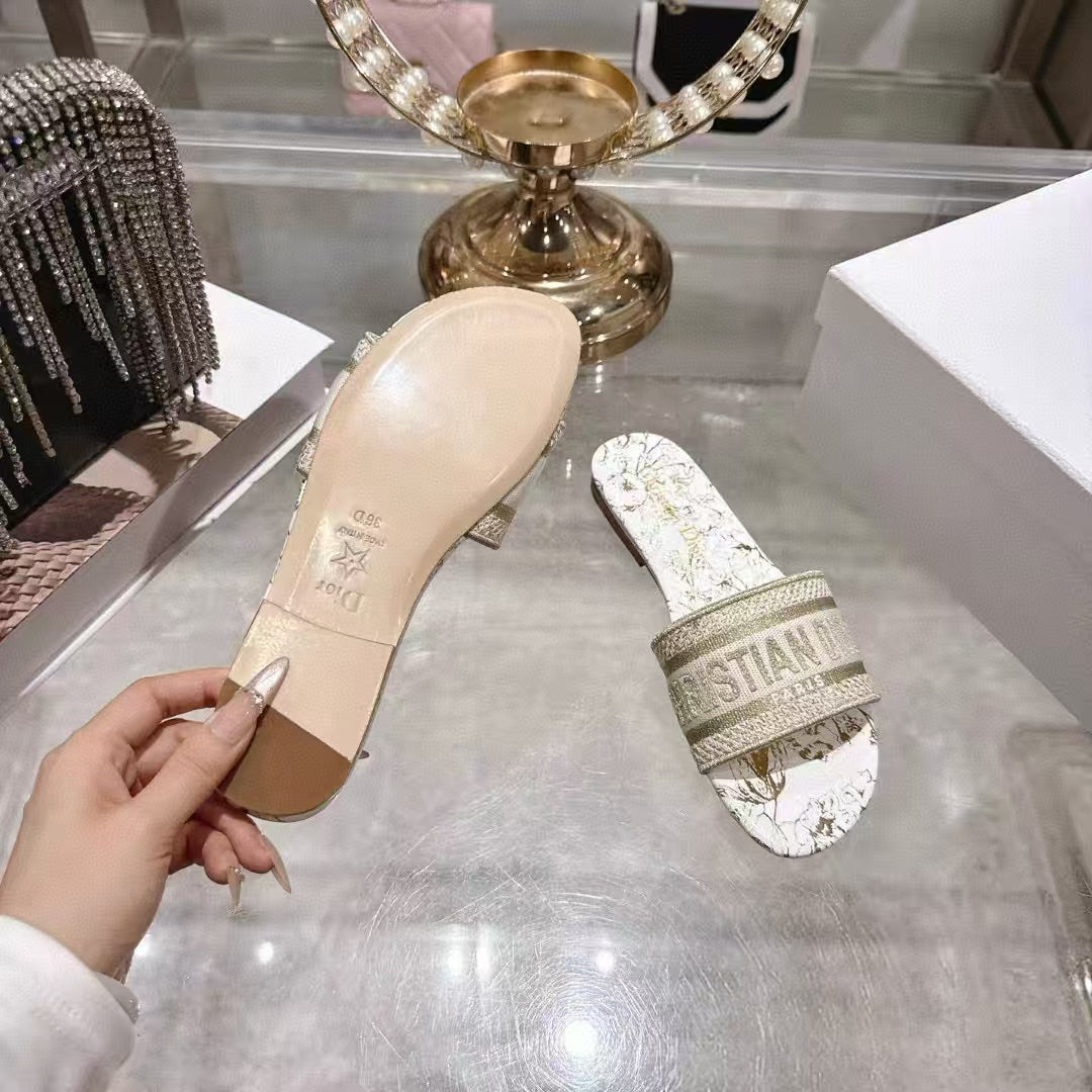 DR EMBROIDERED FLAT SLIDES