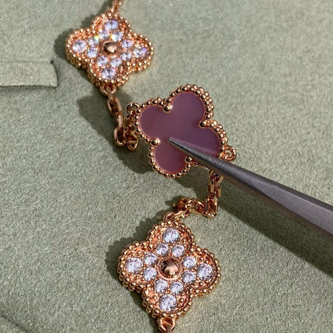 [AURORA]CLOVER 10 MOTIFS DIAMOND PINK MOP NECKLACE