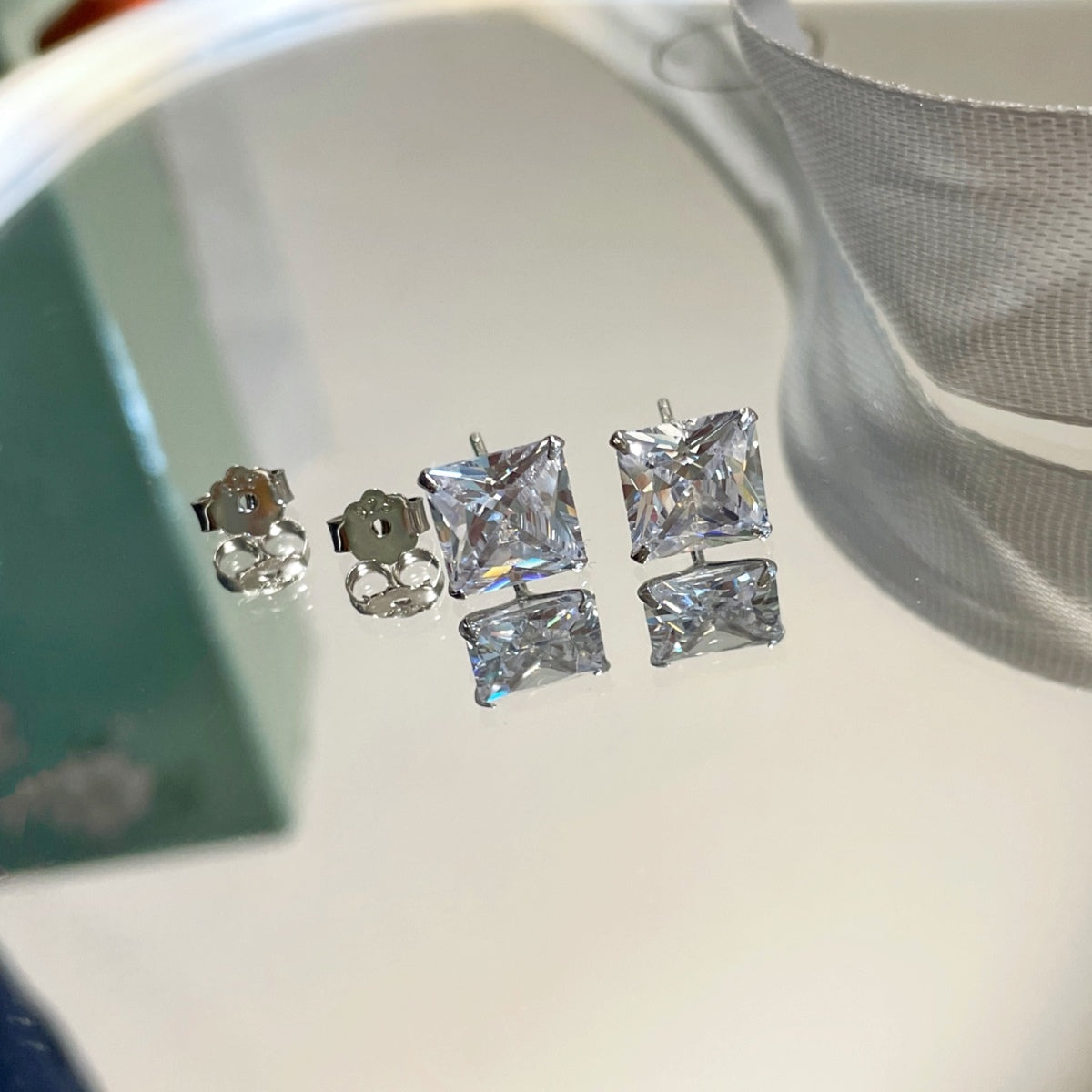 [AURORA]Ornate Square Shape Earrings