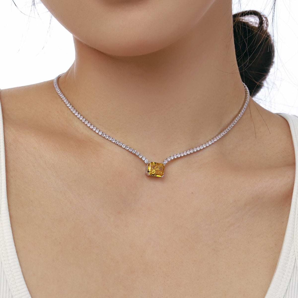 [AURORA]4.0 Carat Elegant Radiant Cut Necklace