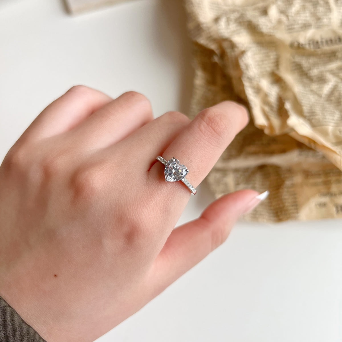 [AURORA]2.0 Carat Dazzling Lustrous Heart Cut Lover Ring