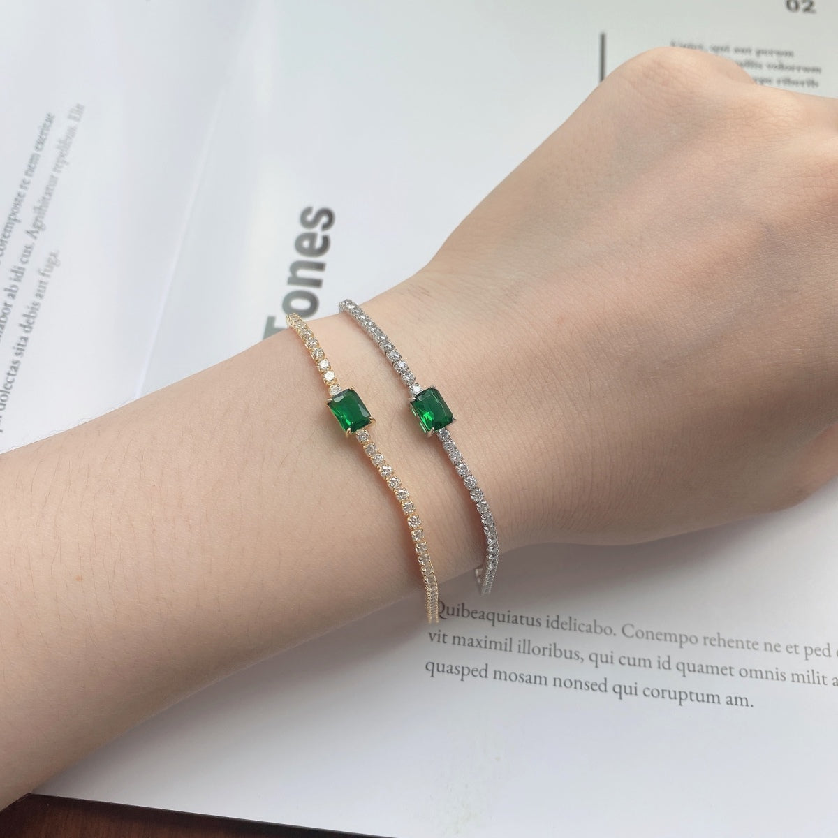 [AURORA]1.0 Carat Unique Emerald Cut Banquet Bracelet