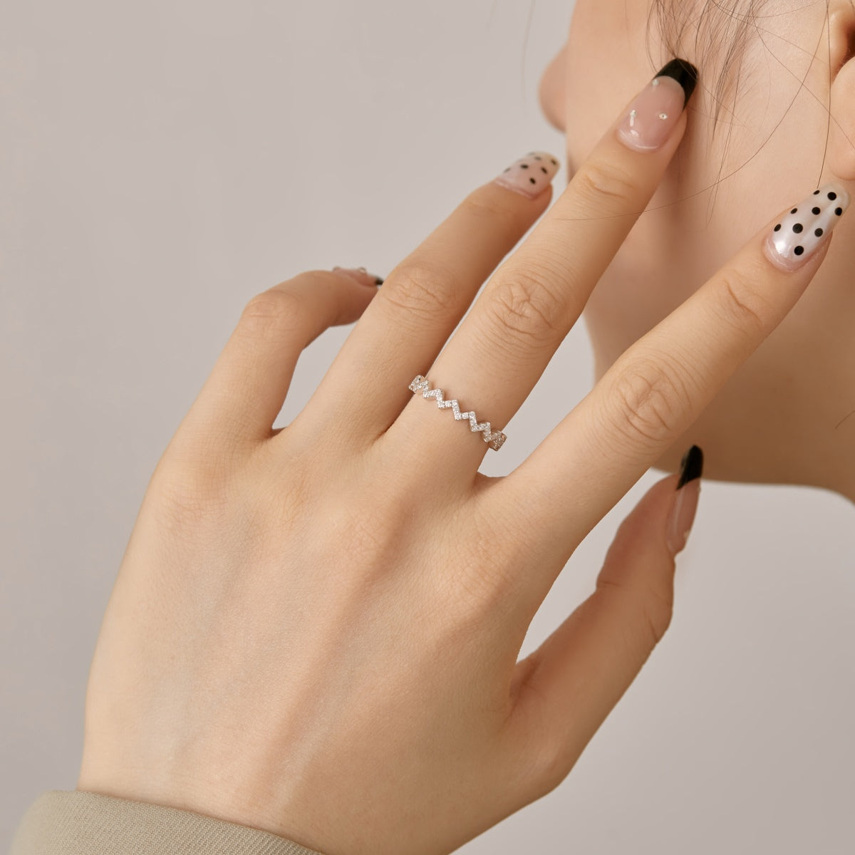 [AURORA]Delicate Enchanting Wave Shape Daily Ring