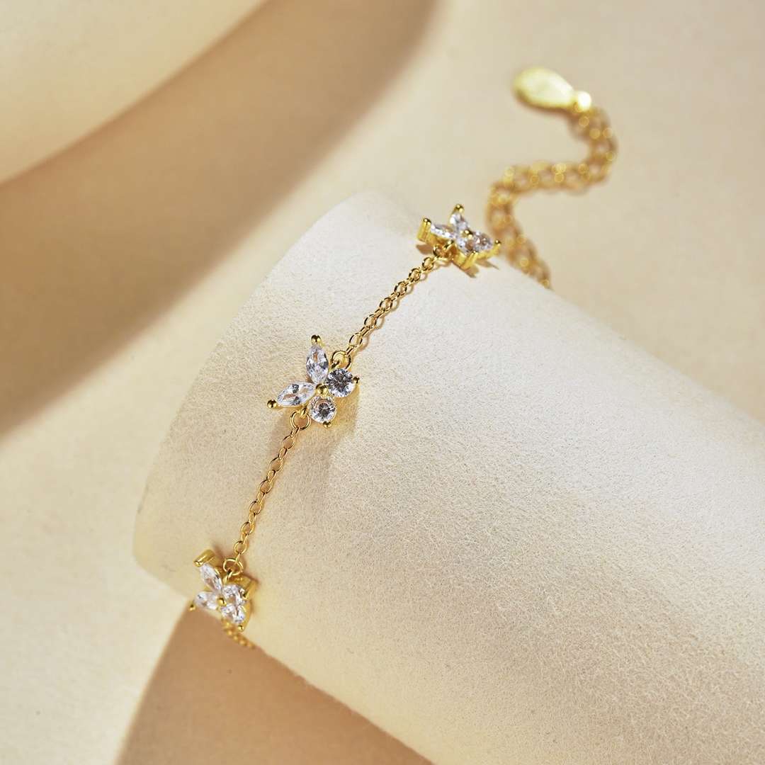 [AURORA]Radiant Butterfly Shape Necklace