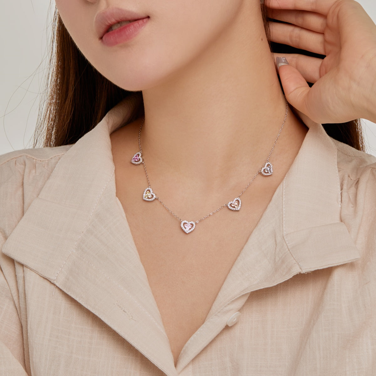 [AURORA]Sparkling Five Heart Necklace