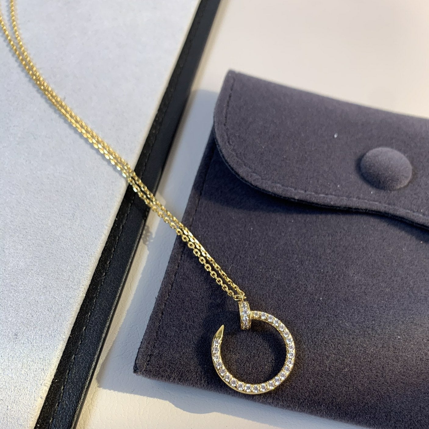 [AURORA]JUSTE-HALSKETTE MIT GOLDDIAMANTEN 