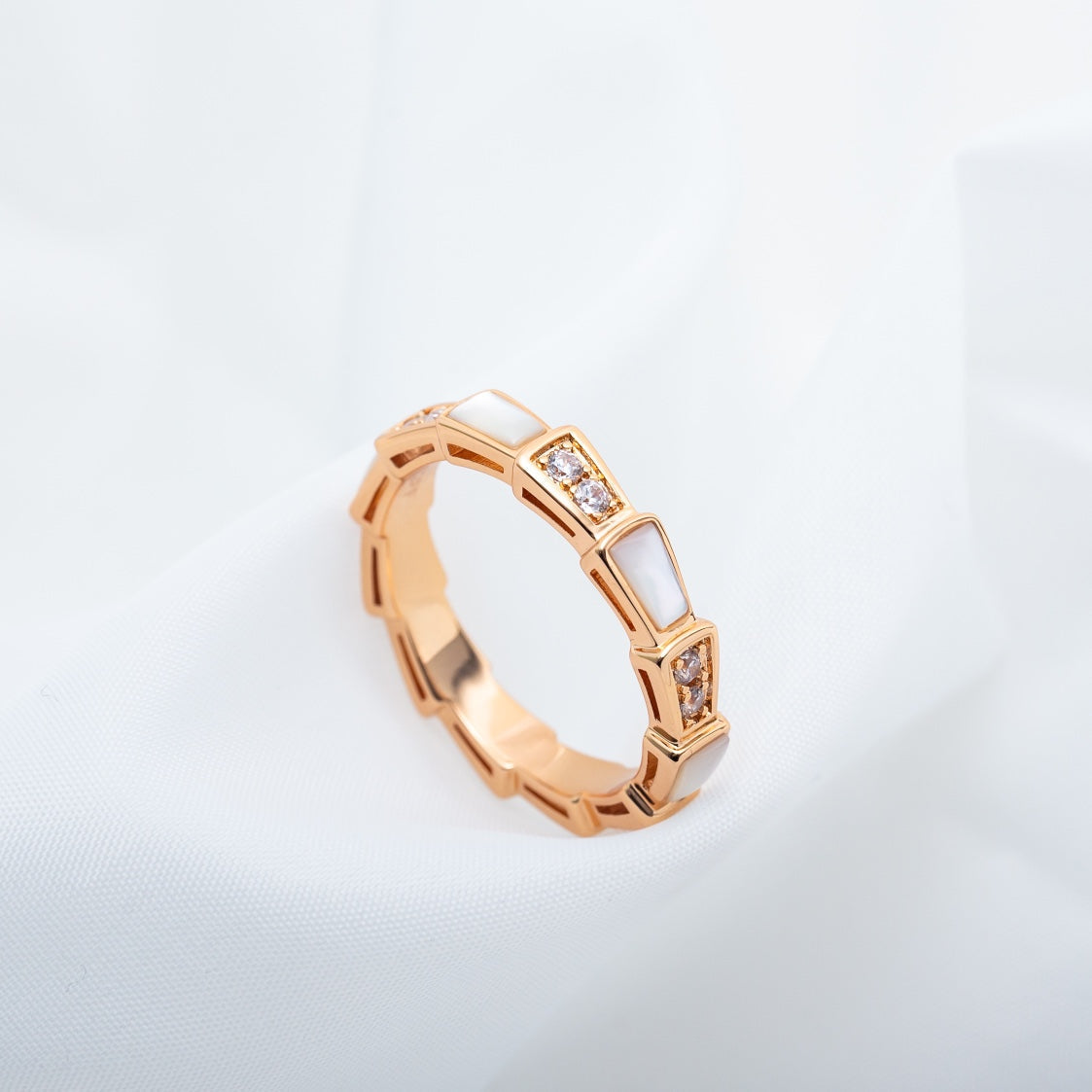 [AURORA]セルペンティ リング ピンクゴールド ダイヤモンド モップ 3mm