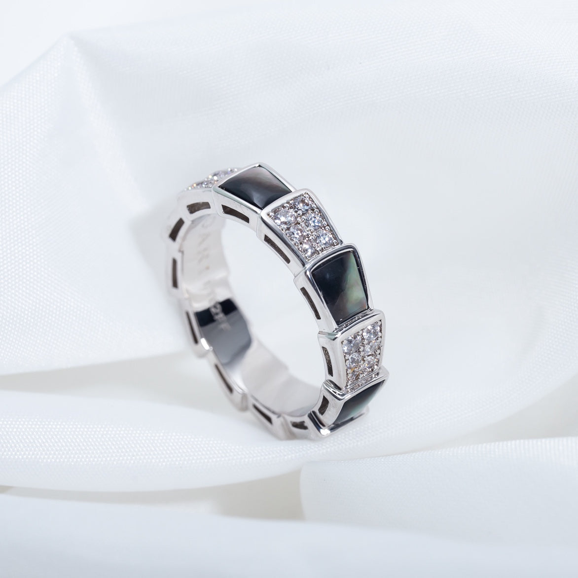 [AURORA]SERPENTI RING SILBER DIAMANT SCHWARZER MOP 4MM
