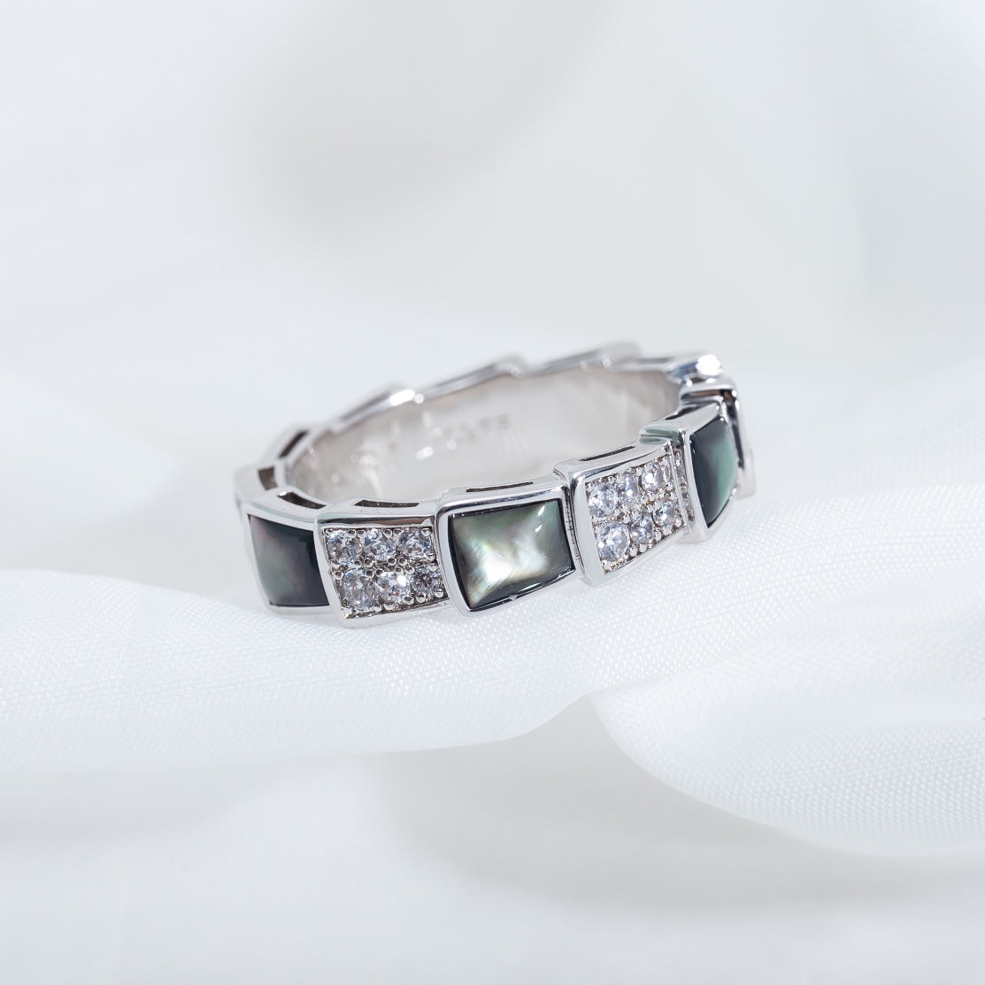 [AURORA]SERPENTI RING SILBER DIAMANT SCHWARZER MOP 4MM