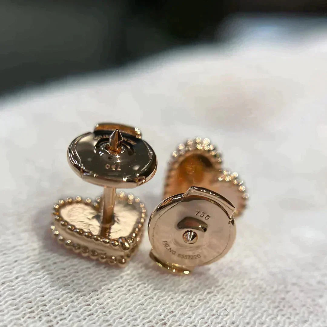 [AURORA]HEART CARNELIAN STUD EARRINGS
