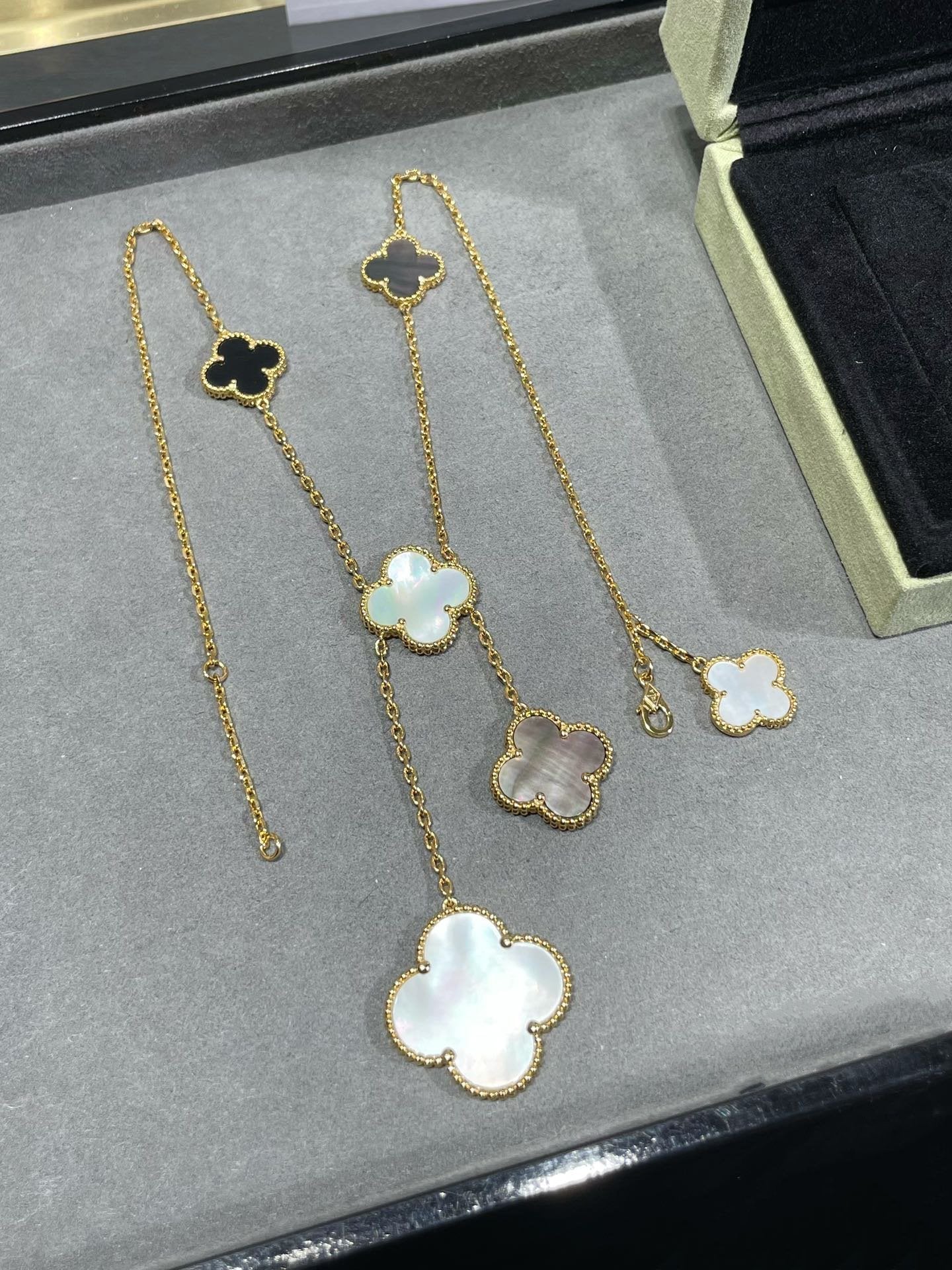 [basloveJW]CLOVER 6 MOTIV MOP ONYX GOLD HALSKETTE 