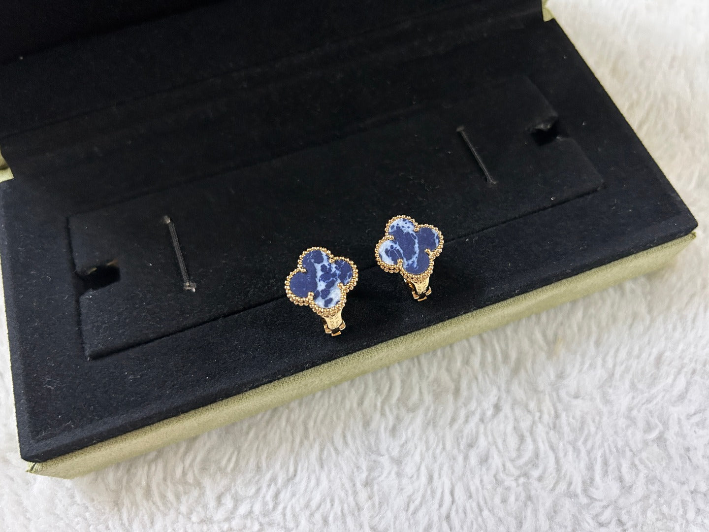 [basloveJW]CLOVER PIETERSITE MITTLERE OHRSTECKER