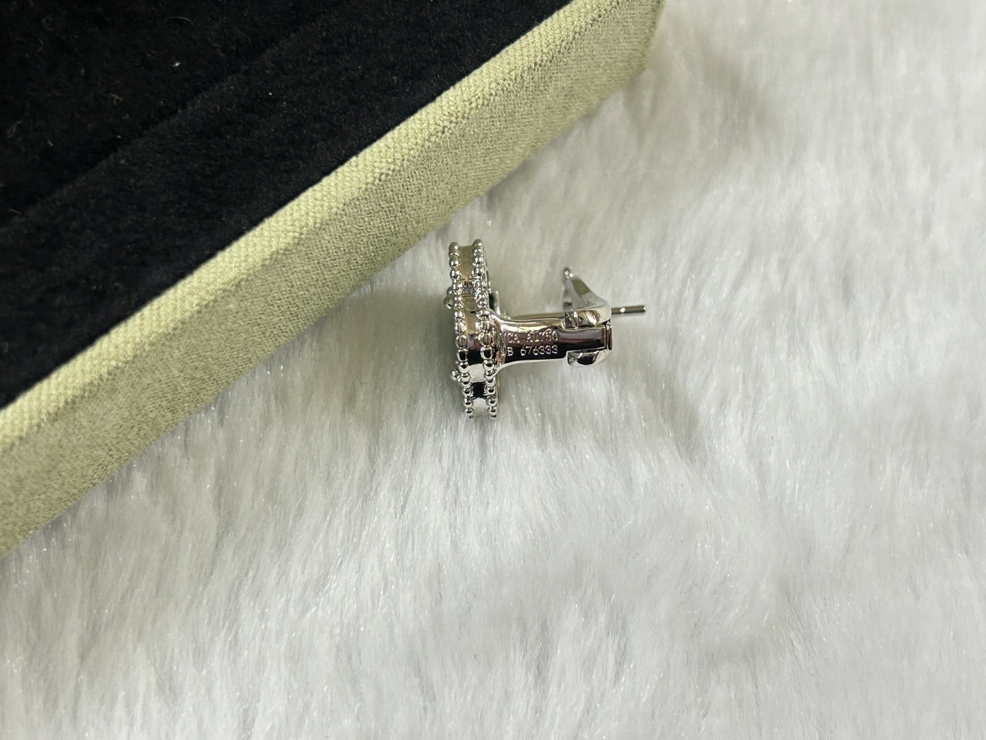 [basloveJW]CLOVER PIETERSITE MITTLERE OHRSTECKER