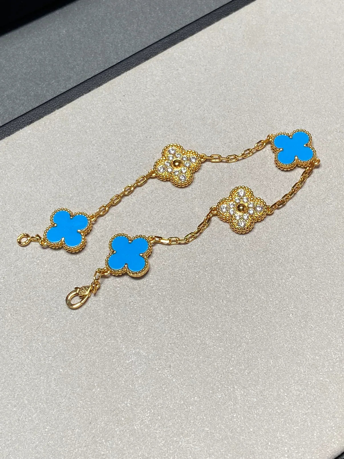 [AURORA] CLOVER 5 MOTIF BLUE AGATE BRACELET COLLECTION