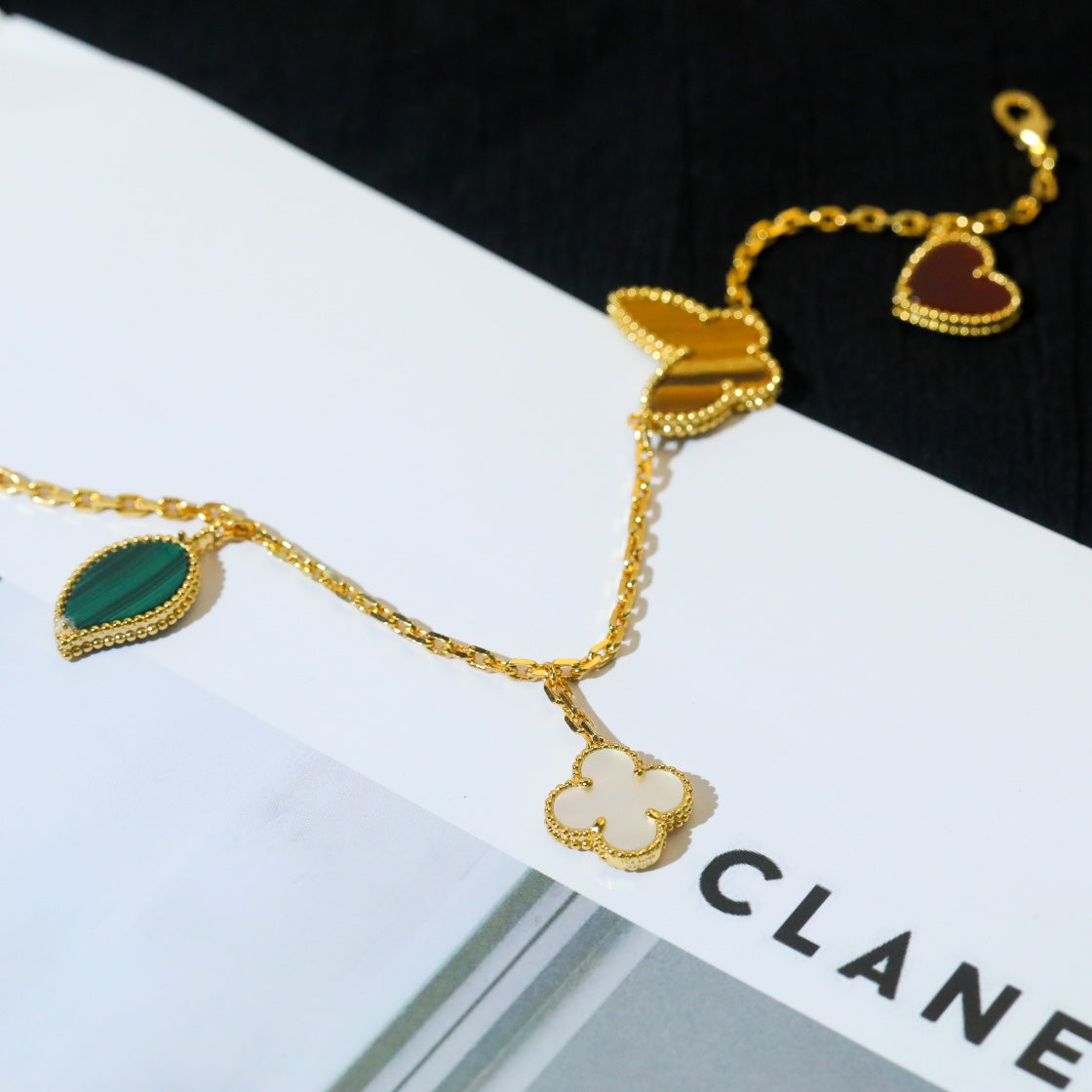 [AURORA]LUCKY SPRING 5 MOTIF GOLD BRACELET