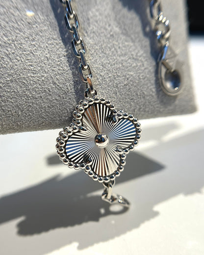 [AURORA] CLOVER 5 MOTIF LASER BRACELET COLLECTION