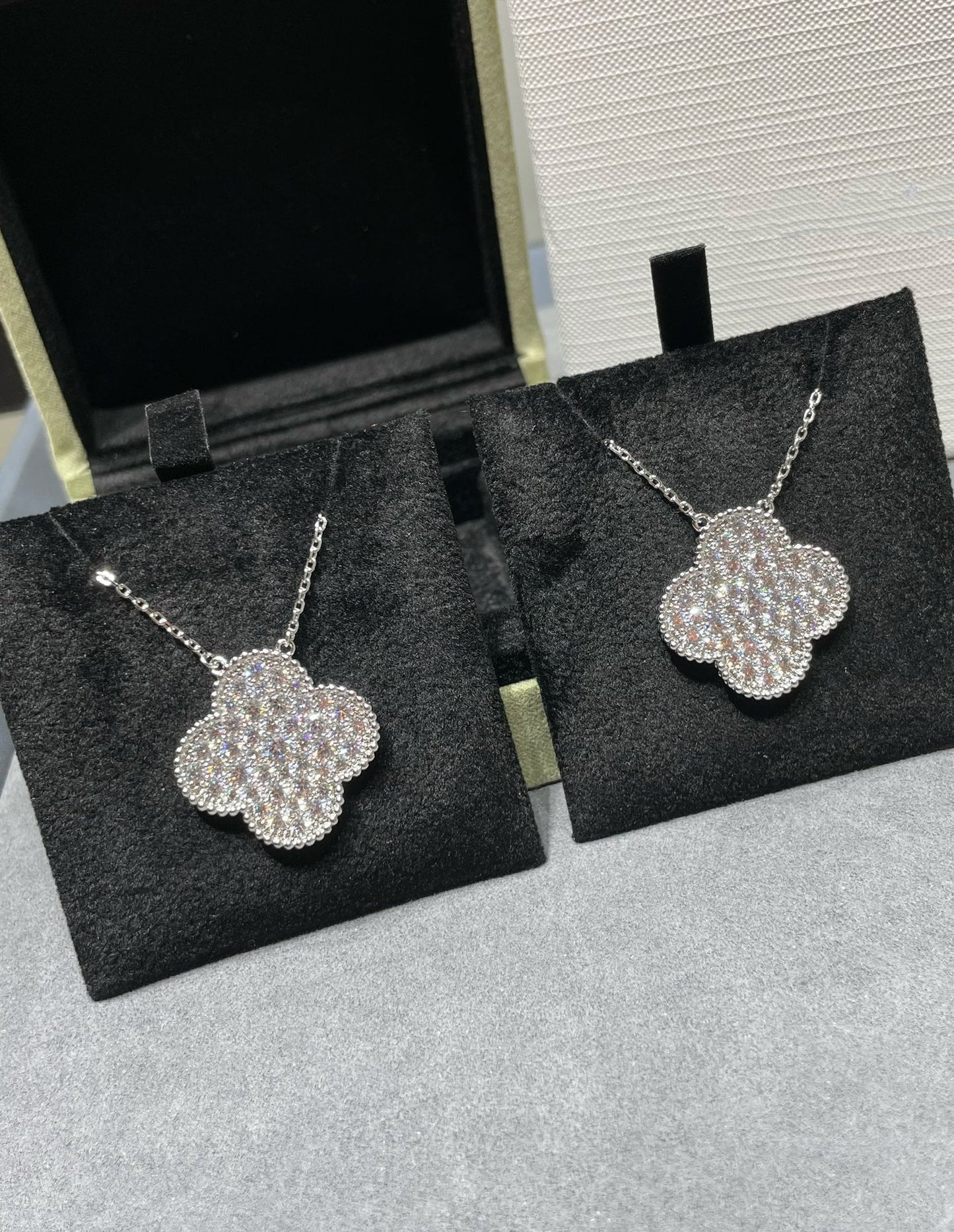 [basloveJW]クローバー 25mm ラージペンダント ダイヤモンドパヴェ シルバーネックレス