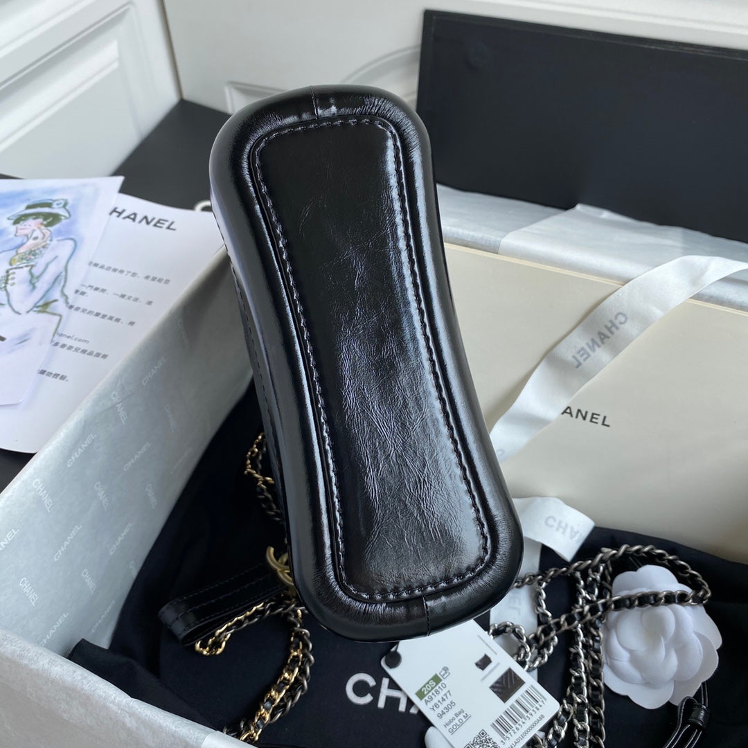 CC GABRIELLE MINI 20 HOBO BAG IN BLACK CALFSKIN