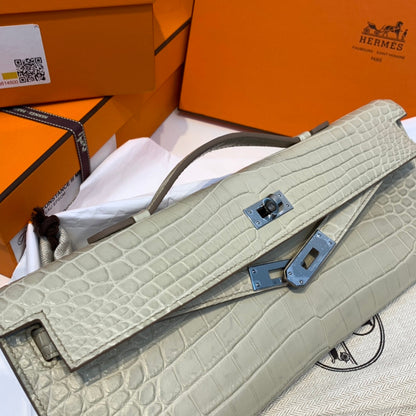 KELLY CUT 31 IN PEARL GRAY ALLIGATOR LEATHER WITH SILVER HARDWARE (MADE-TO-ODER)