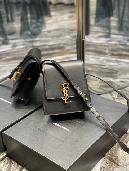 KAIA 18 HANDBAG IN BLACK CALFSKIN