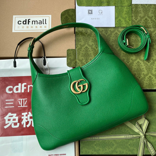 MEDIUM SHOULDER BAG 39 IN GREEN CALFSKIN GOLD HARDWARE