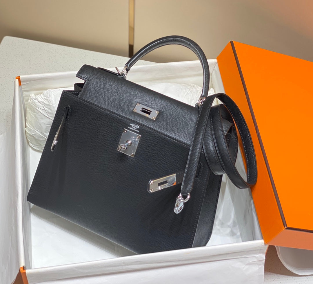 KELLY 28CM IN NOIR EPSOM CALFSKIN SILVER HARDWARE