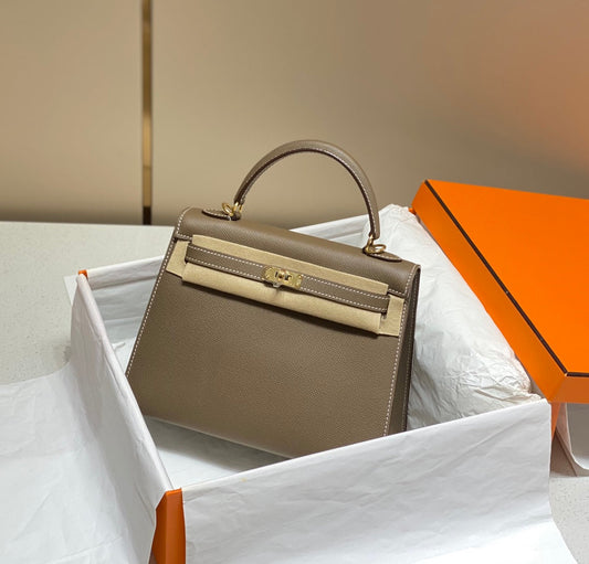 KELLY 25CM IN ETOUPE EPSOM CALFSKIN GOLD HARDWARE