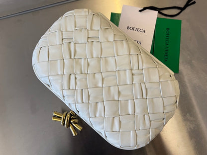 KNOT 19 IN WHITE LAMBSKIN