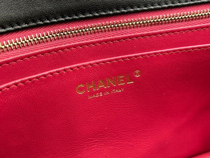 CC SMALL 23 FLAP BAG IN BLACK CALFSKIN GOLD HARDWARE