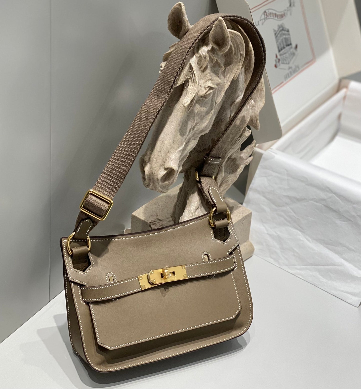 HM JYPSIERE SHOULDER BAG 23 IN WOOD BROWN CALFSKIN GOLD HARDWARE