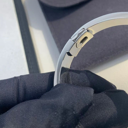 [AURORA] LIEBESARMBAND 6,1 MM MIT DIAMANTEN BESETZT 