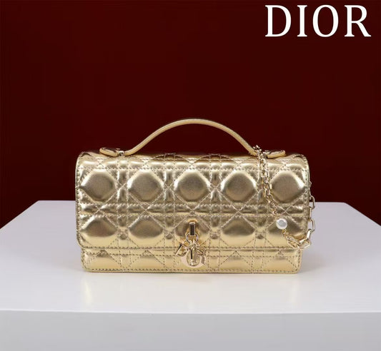 MISS PEARL CHAIN BAG LIGHT GOLD