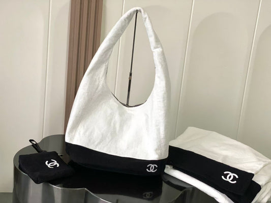 CC 26S WHITE AND BLACK COLOR BLOCKING BEACH BAG SET
