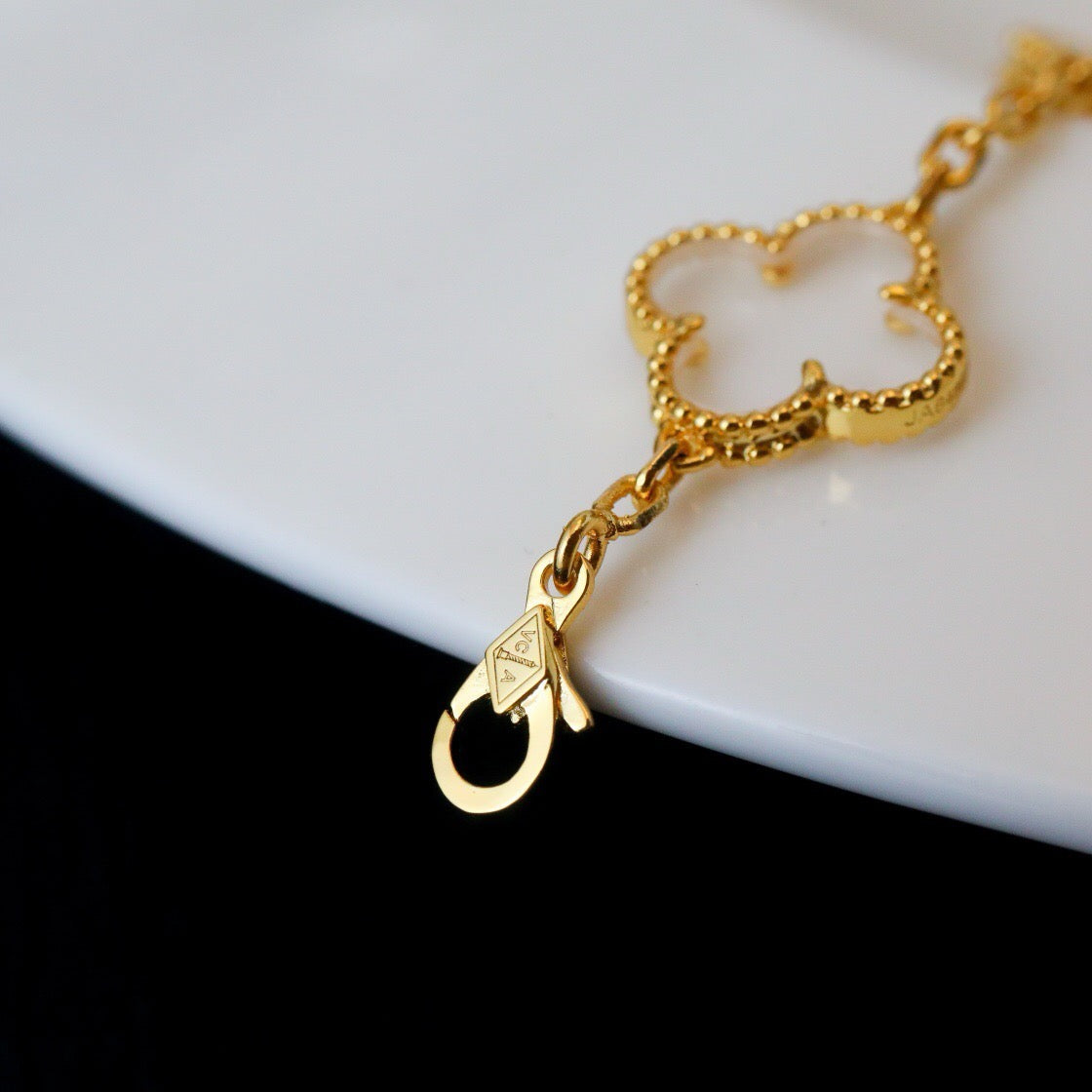[AURORA]CLOVER 5 MOTIF ROCK CRYSTAL BRACELET