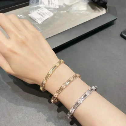 [basloveJW]CLOVER ARMBAND 4MM DIAMANTEN