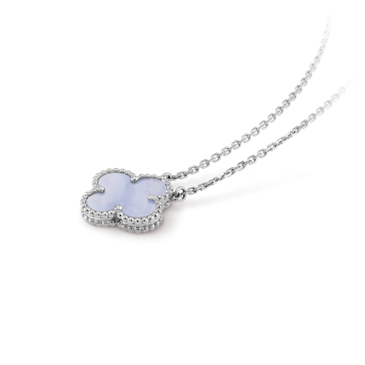 [basloveJW]クローバー 15mm ブルーカルセドニーネックレス シルバー