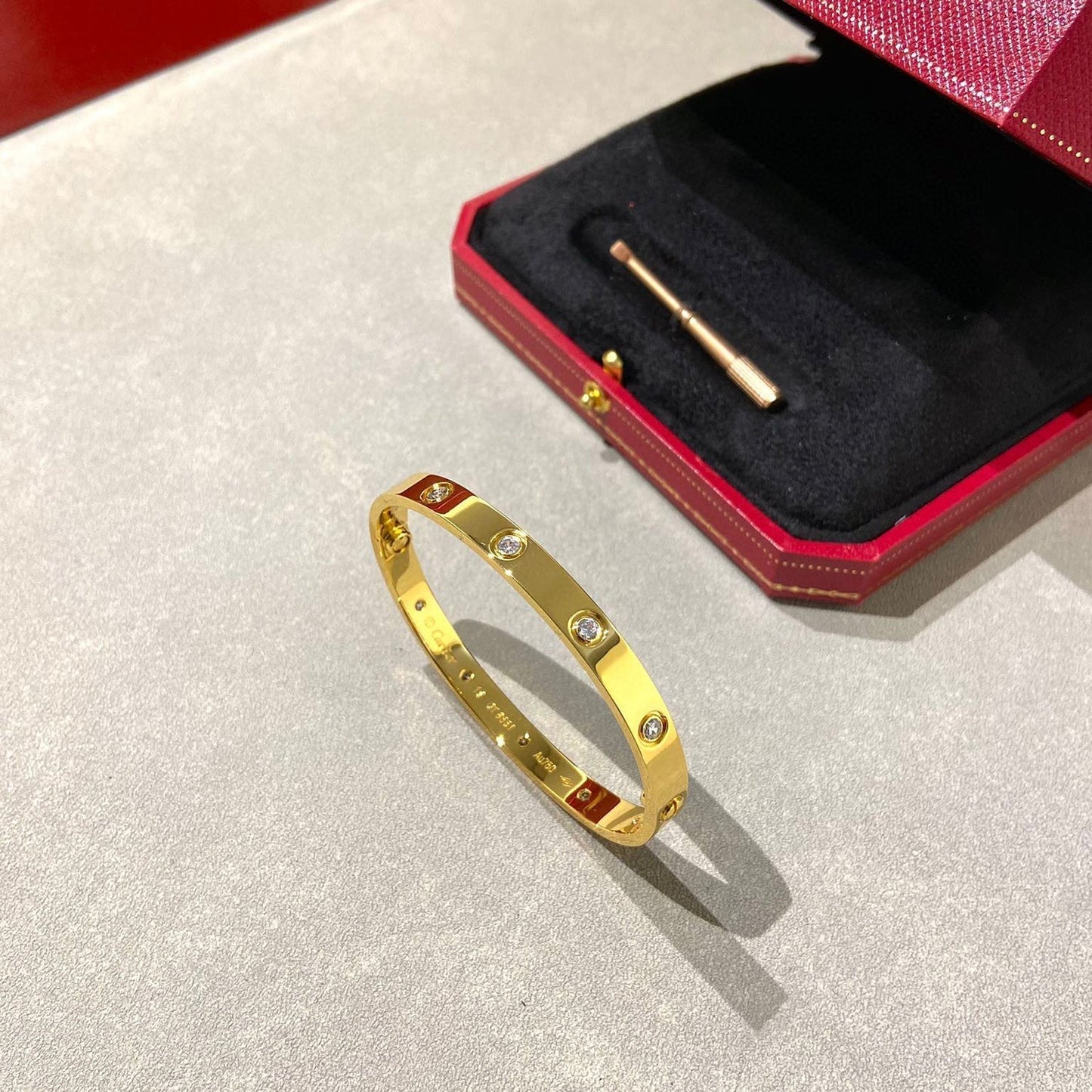 [AURORA]LIEBESARMBAND 6,1 MM 10 DIAMANTEN