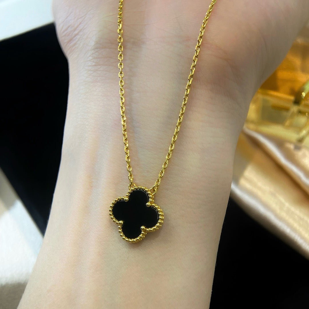 [basloveJW]クローバー 15mm ブラックオニキス シングルフラワーネックレス
