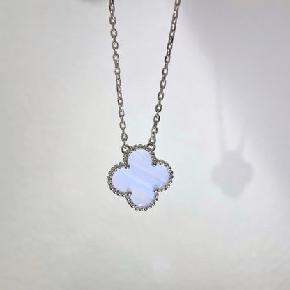 [basloveJW]クローバー 15mm ブルーカルセドニーネックレス シルバー