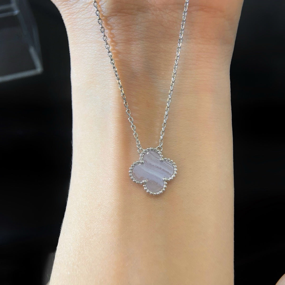 [basloveJW]クローバー 15mm ブルーカルセドニーネックレス シルバー