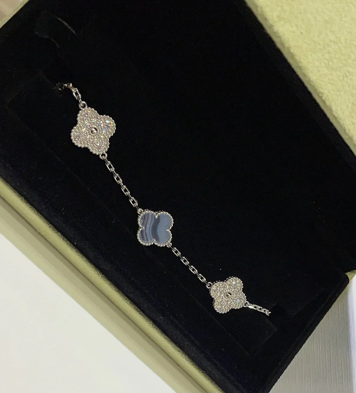 [AURORA] CLOVER 5 MOTIF PURPLE CHALCEDONY BRACELET COLLECTION