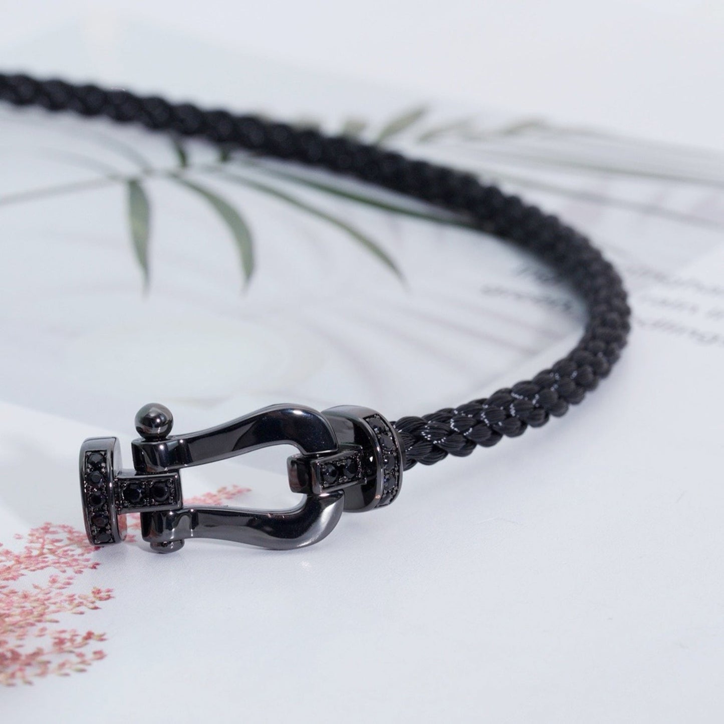 [AURORA]FORCE LARGE SERIES HORSESHOE BLACK SAMURAI BRACELET