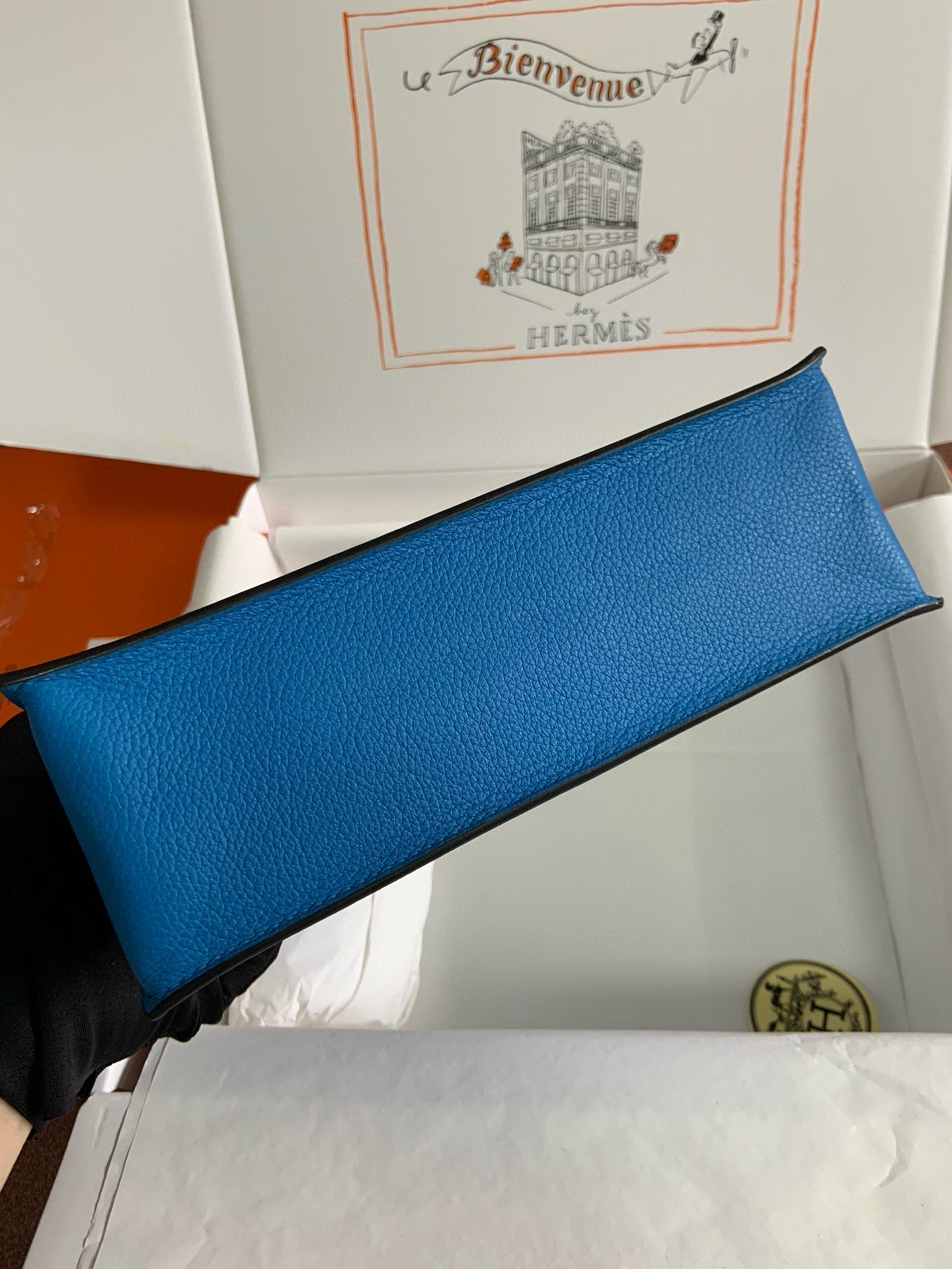 KELLY DANSE 22 EVERCOLOR BLUE IN CALFSKIN SILVER HARDWARE