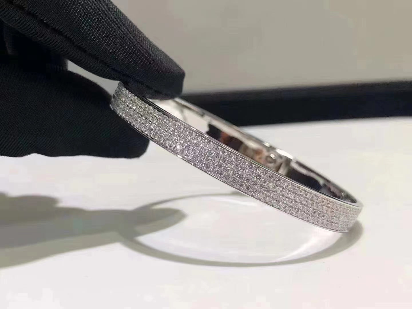 [AURORA]HM KELLY ARMBAND AUS SILBER MIT VOLLSTÄNDIGEM PAVE-DIAMANT