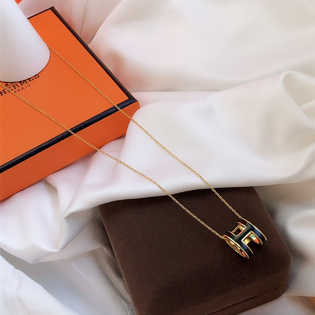 [AURORA]HM CLIC BLACK ENAMEL GOLD NECKLACE
