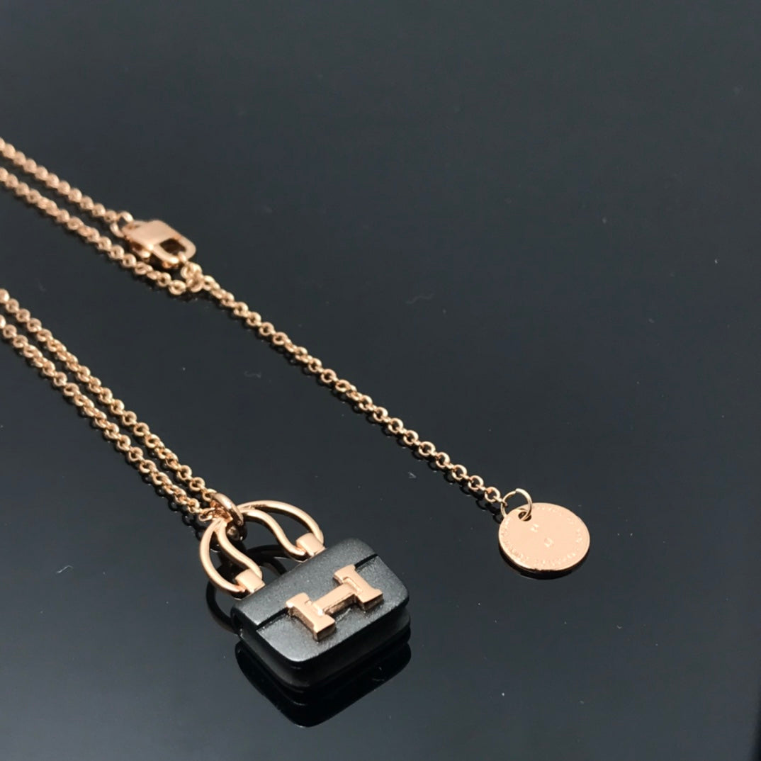 [AURORA] HM AMULETTES CONSTANCE ANHÄNGER-HALSKETTE FÜR DAMEN