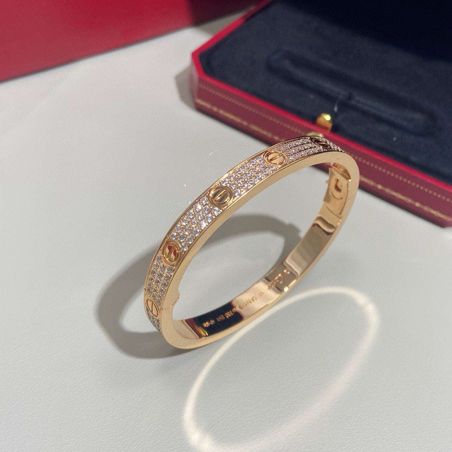 [AURORA] LIEBESARMBAND 6,1 MM MIT DIAMANTEN BESETZT 
