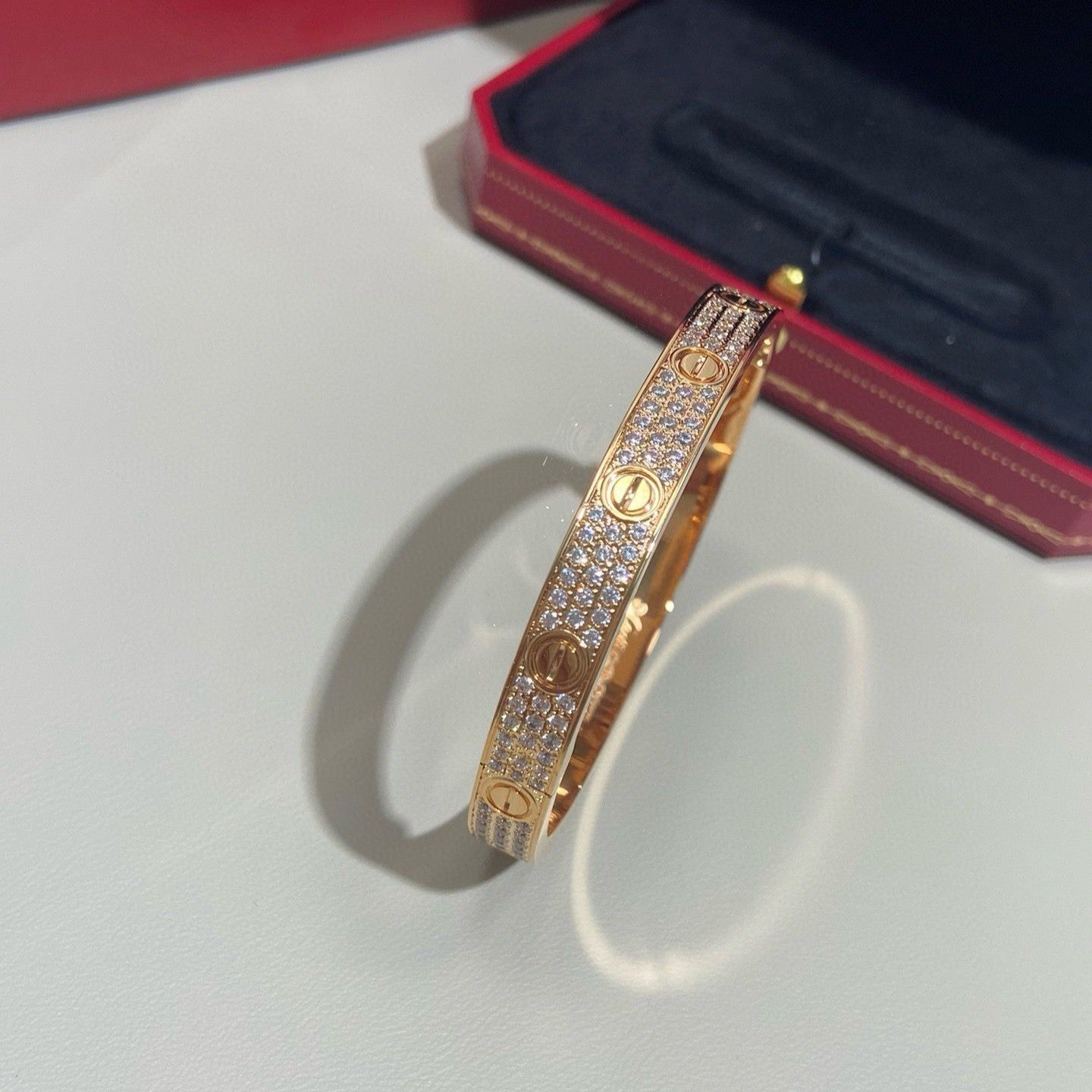 [AURORA] LIEBESARMBAND 6,1 MM MIT DIAMANTEN BESETZT 