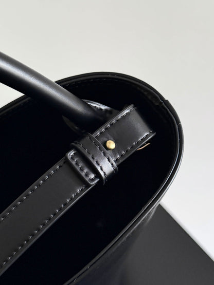 BOTTEGA VENETA 25S MEDIUM LIBERTA 30 IN BLACK CALFSKIN GOLD HARDWARE