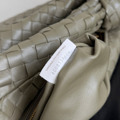 BOTTEGA VENETA 25S SMALL JODIE 48 IN ARMY GREEN CALFSKIN GOLD HARDWARE